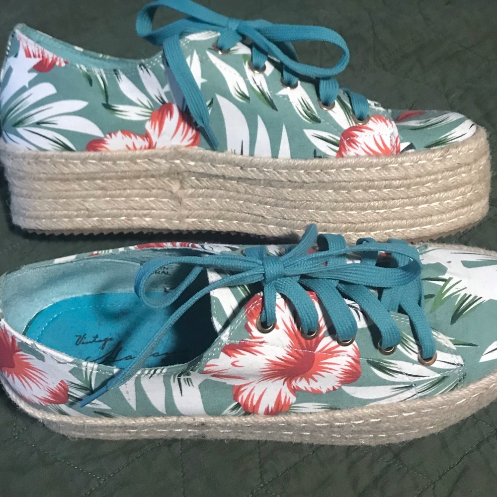 Tropical Platform Lace Up Sneakers